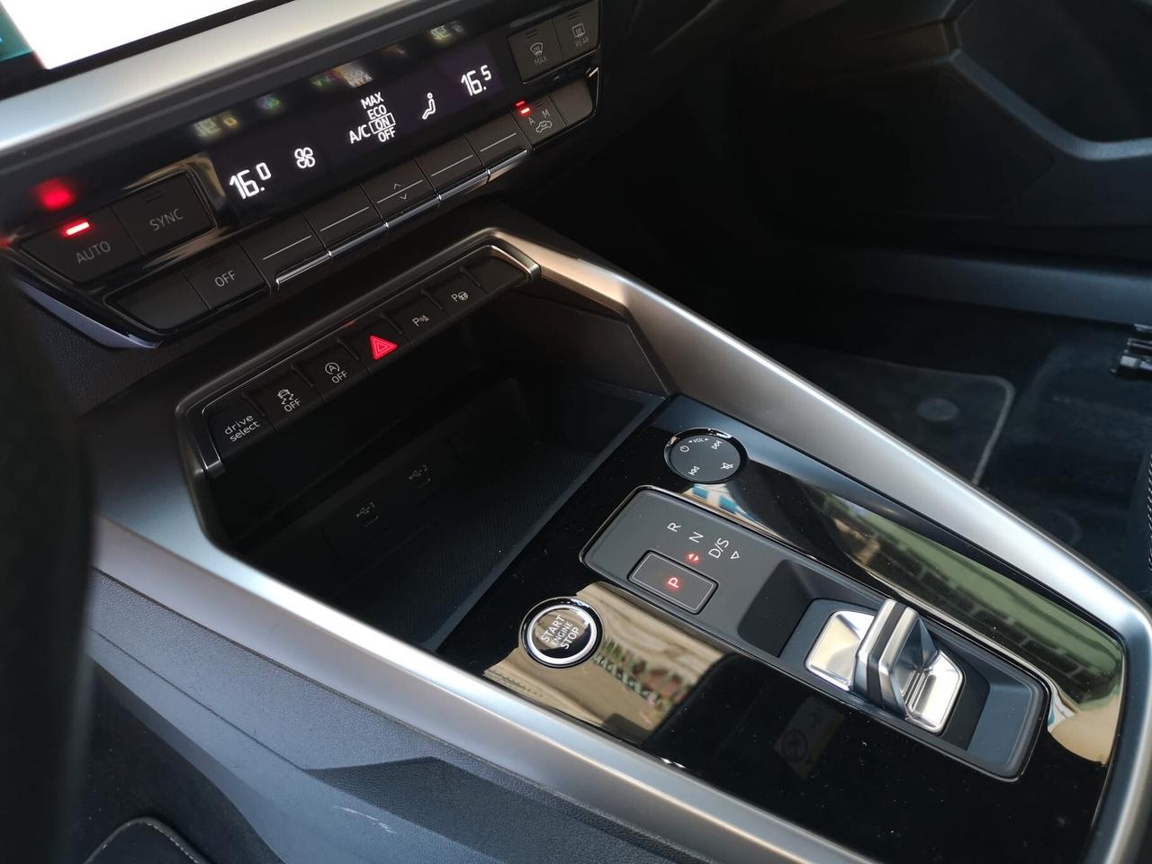 Audi A3 Sedan 30 TDI S tronic line edition