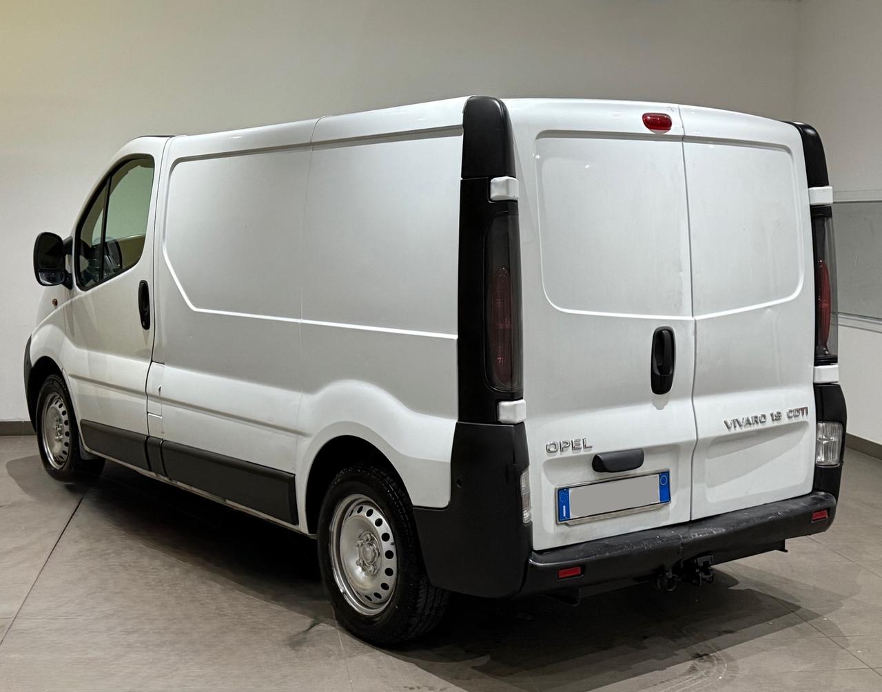 Opel Vivaro 1.9CDTI 100Cv/Kw73 Gancio traino