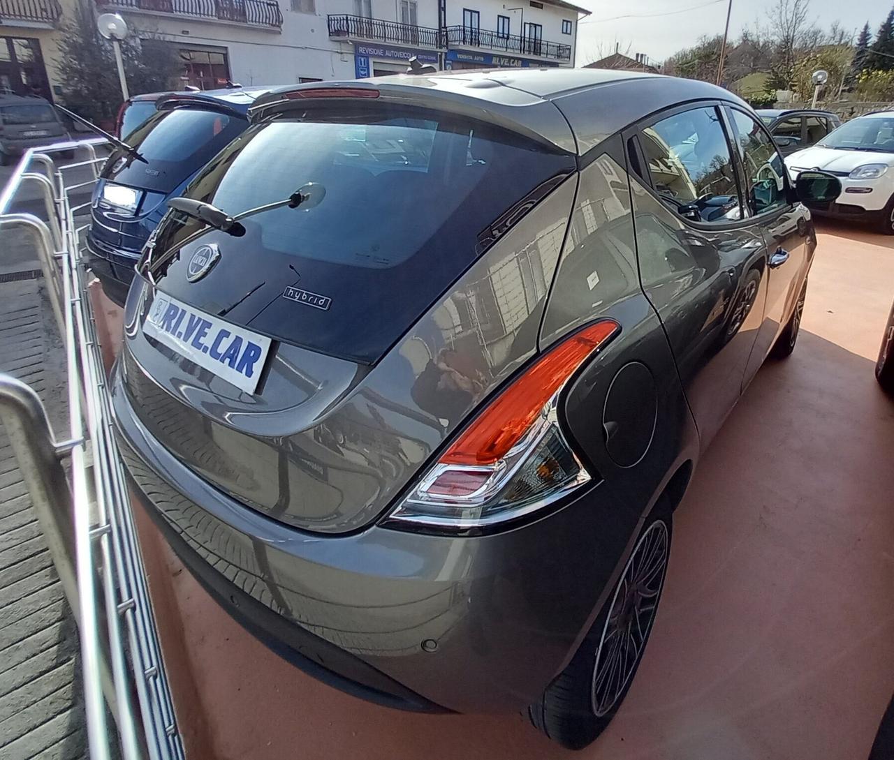 Lancia Ypsilon 1.0 FireFly 5 porte S&S Hybrid Ecochic Gold