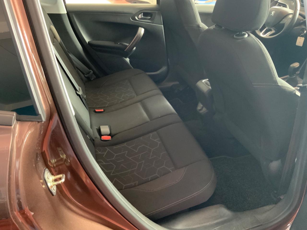 Peugeot 2008 1.6 e-HDi 92 CV Stop&Start Allure