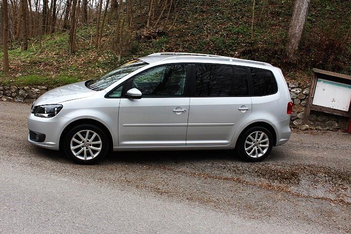Volkswagen Touran Business 1.6 TDI Comfortline 7 POSTI 8 PNEUMATICI SU CERCHIO IN LEGA ORIGINALE