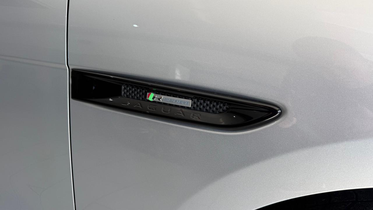 Jaguar F-Pace 2.0 D 180 CV AWD aut. R-Sport tetto apribile