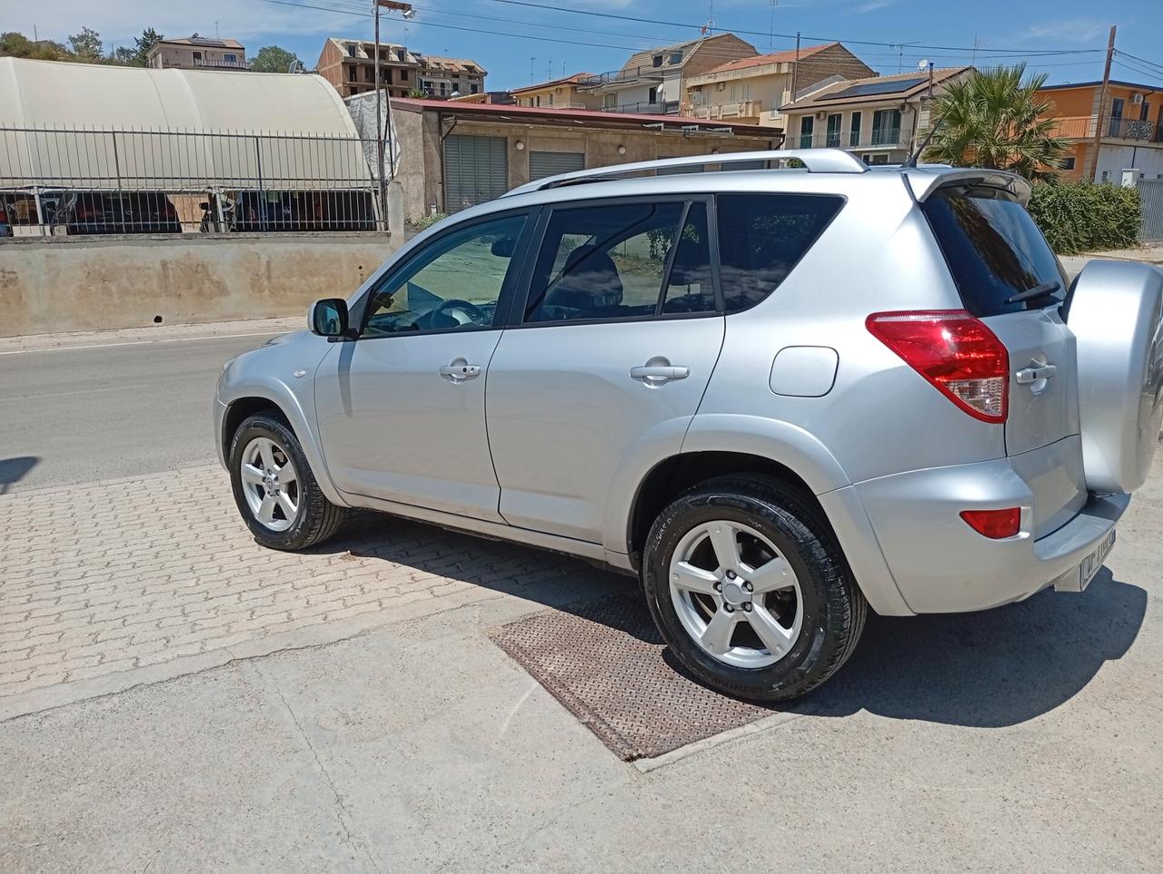 Toyota RAV 4 RAV4 2.2 D-4D 177 CV Sol Plus