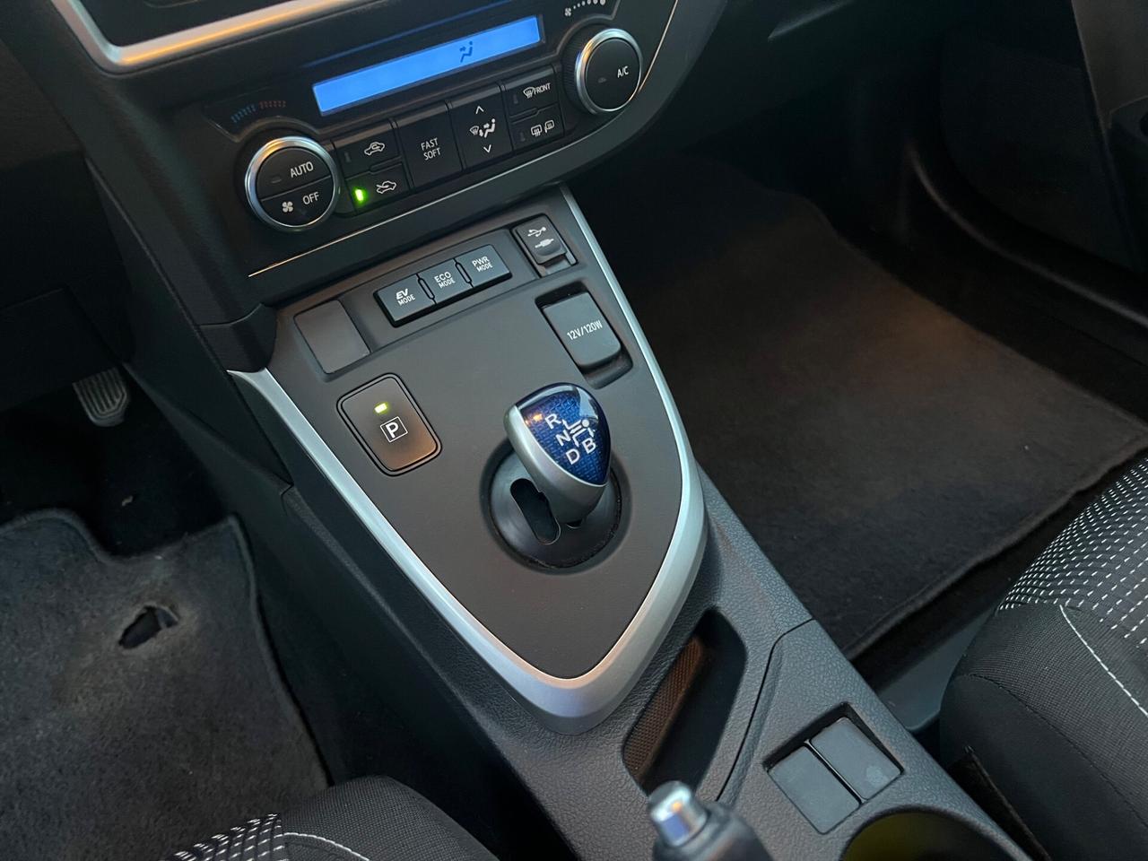 Toyota Auris Hybrid Automatica Permute Rate