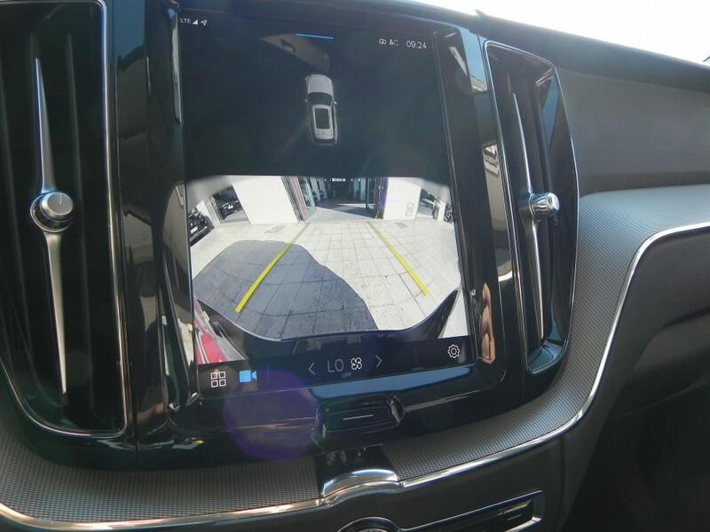 Volvo XC 60 XC60 B4 (d) automatico Plus Dark