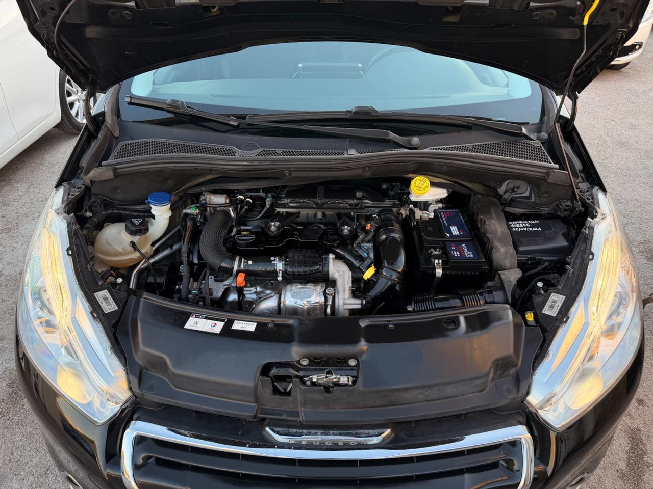 Peugeot 208 1.4 HDi 68CV Allure NAVI