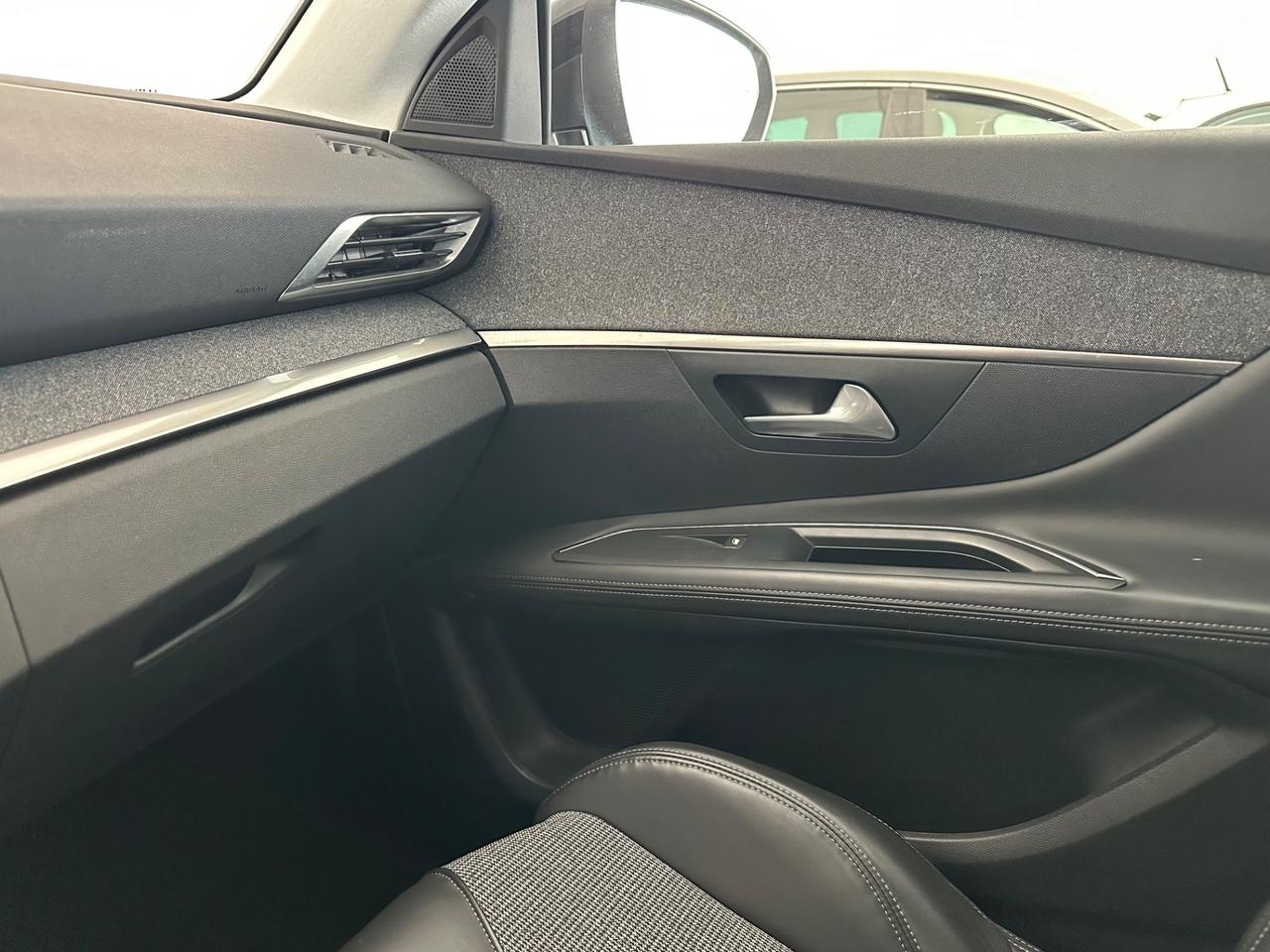 Peugeot 3008 BlueHDi 130 S&S Allure 2018