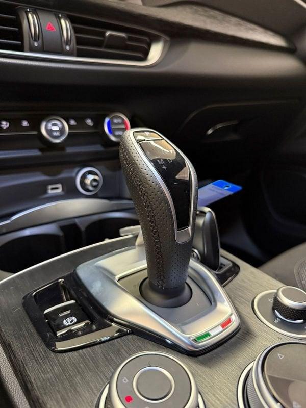 Alfa Romeo Stelvio 2.2 Turbodiesel 160 CV AT8 RWD Super
