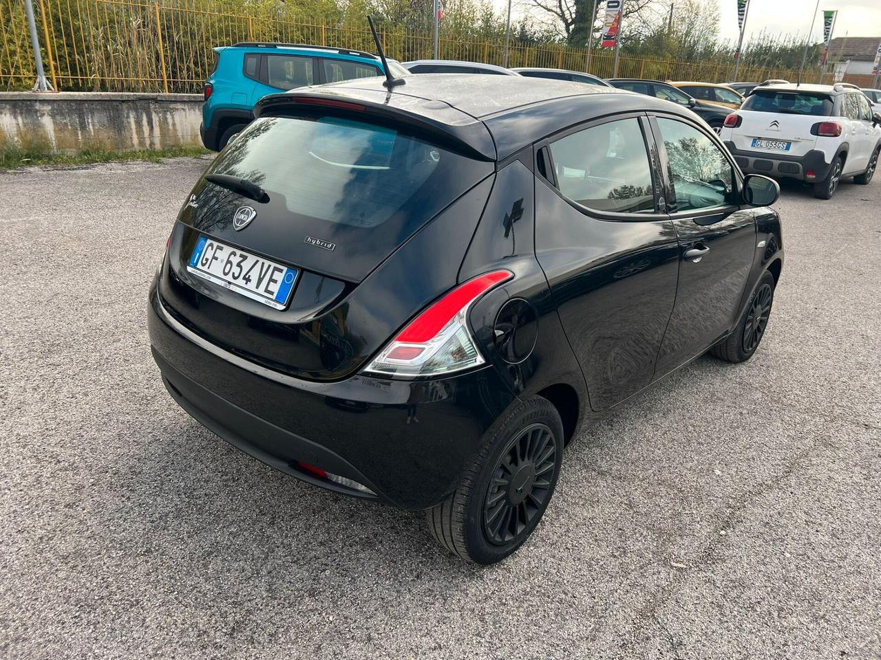 Lancia Ypsilon 1.0 FireFly 5 porte S&S Hybrid Ecochic