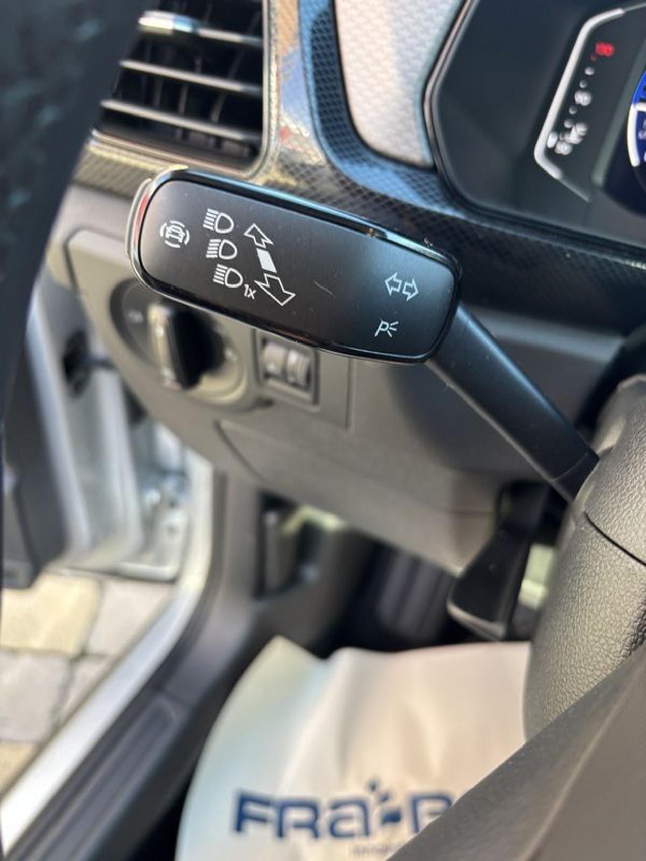 Volkswagen T-Cross 1.0 TSI 115 CV Life LED-APP CONNECT-17"