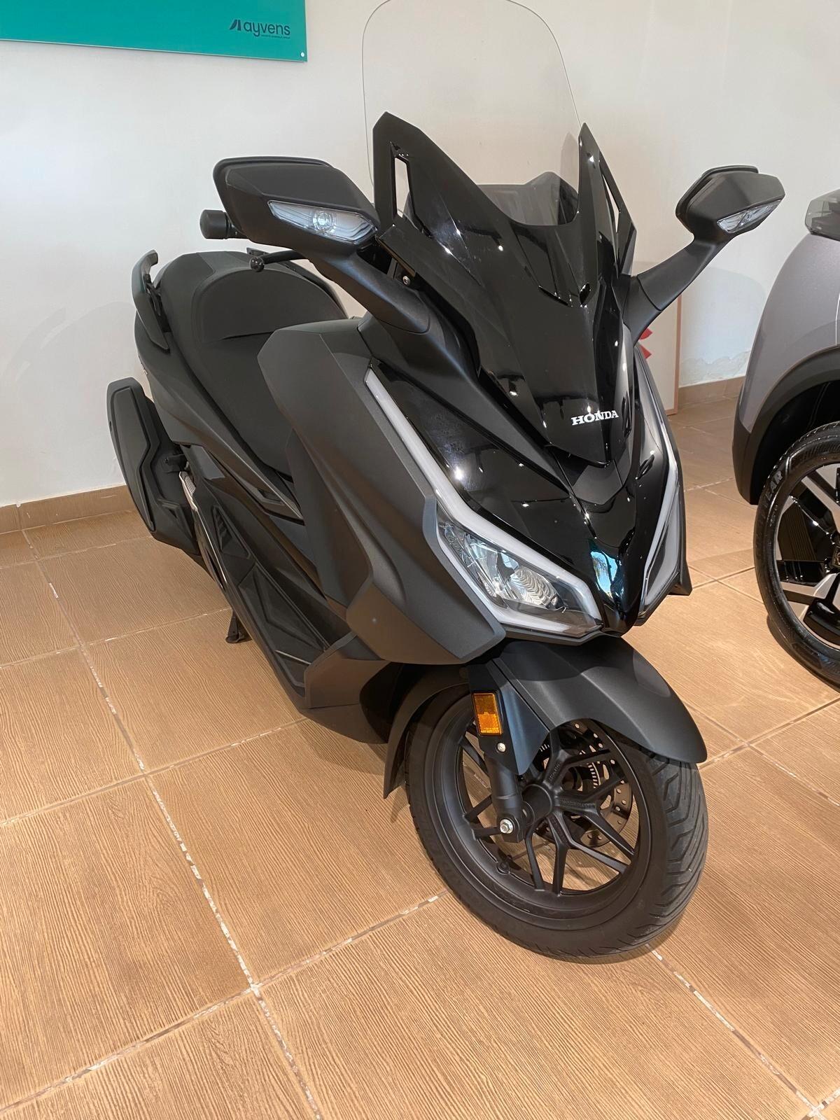 Honda Forza 350