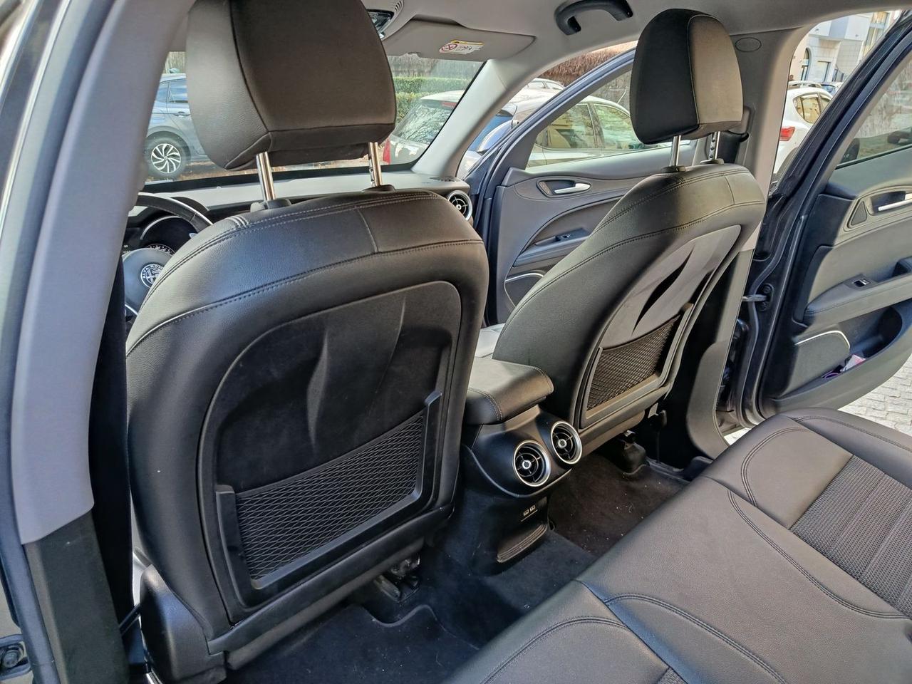 Alfa Romeo Stelvio Sport Tech 2.2 #7918