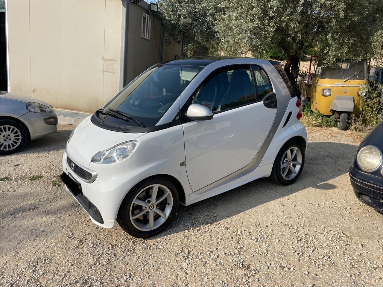 Smart ForTwo 1000 52 kW MHD coupé pure
