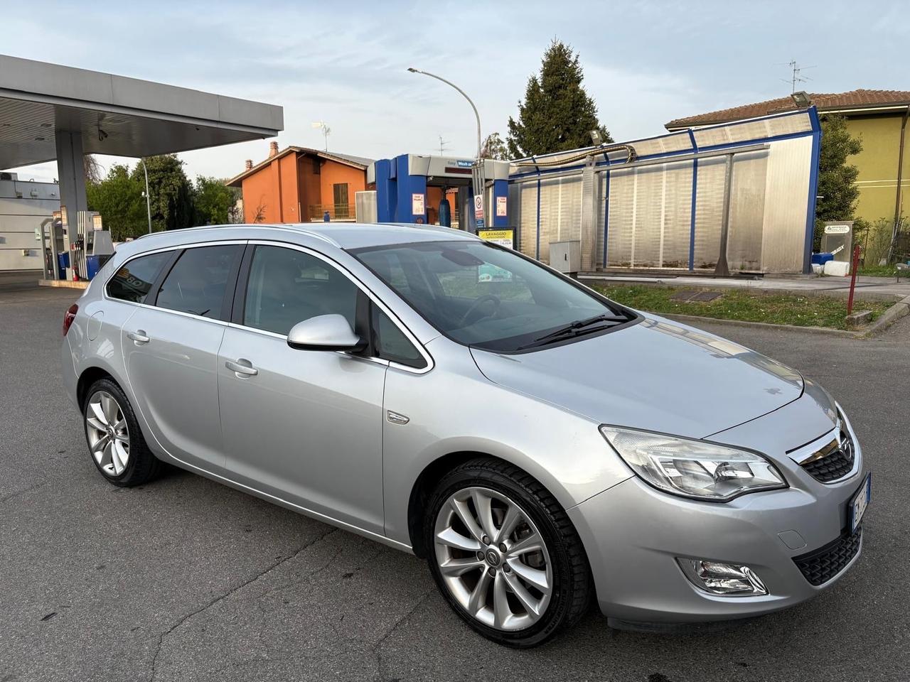 Opel Astra 2.0 CDTI 165CV Sports Tourer Cosmo