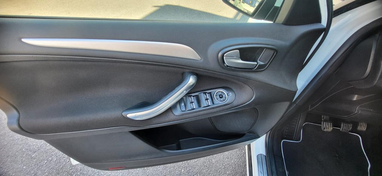 Ford S-Max 2.0 TDCi 163CV New Titanium