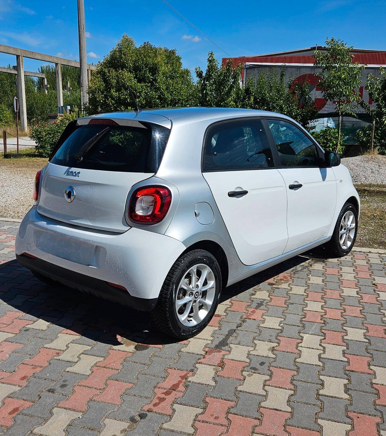 Smart ForFour 70 1.0 Youngster