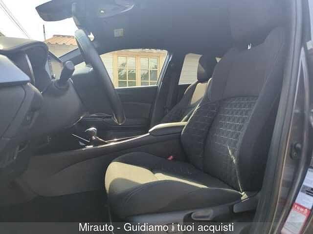Toyota C-HR C-HR 1.8 Hybrid E-CVT Trend