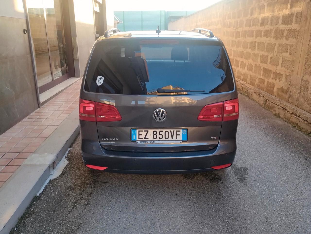 Volkswagen Touran Business 1.6 TDI DSG Comfortline