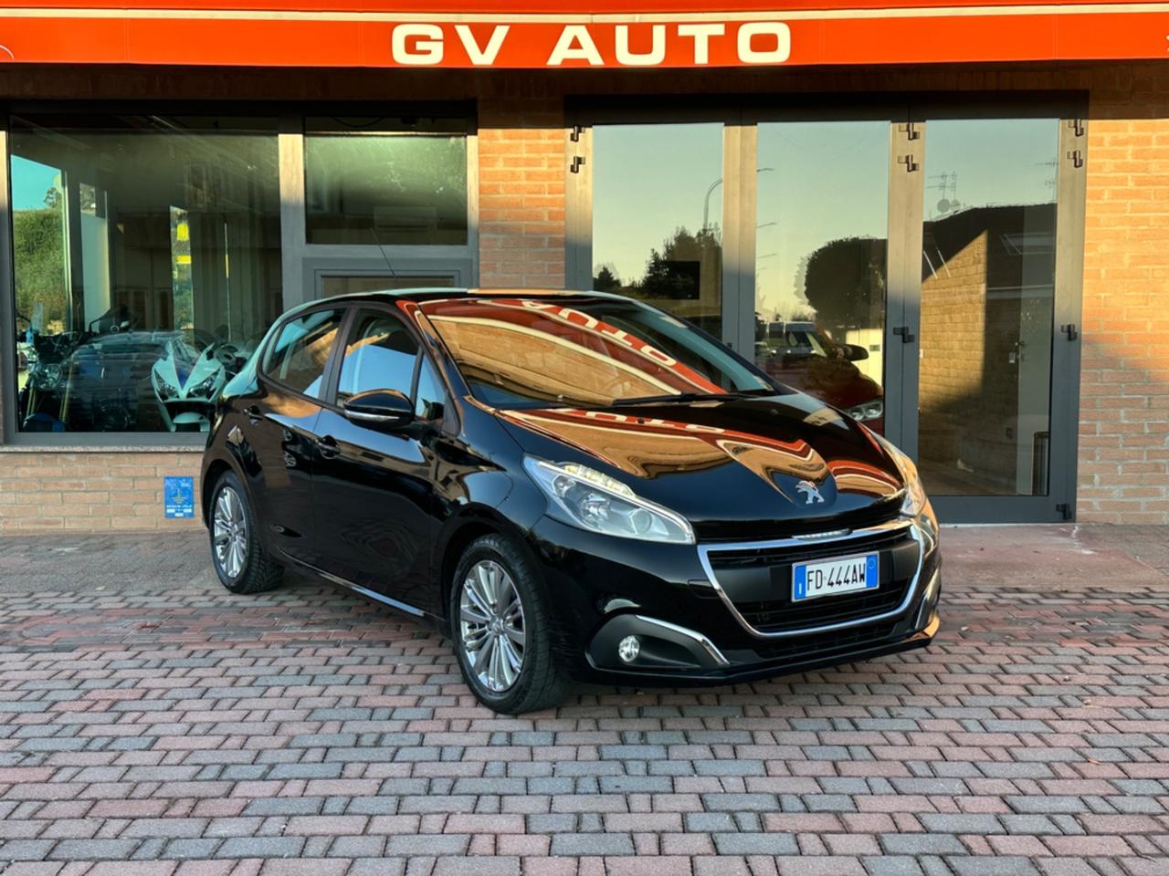 Peugeot 208 PureTech 82 5 porte Allure NEOPATENTATI