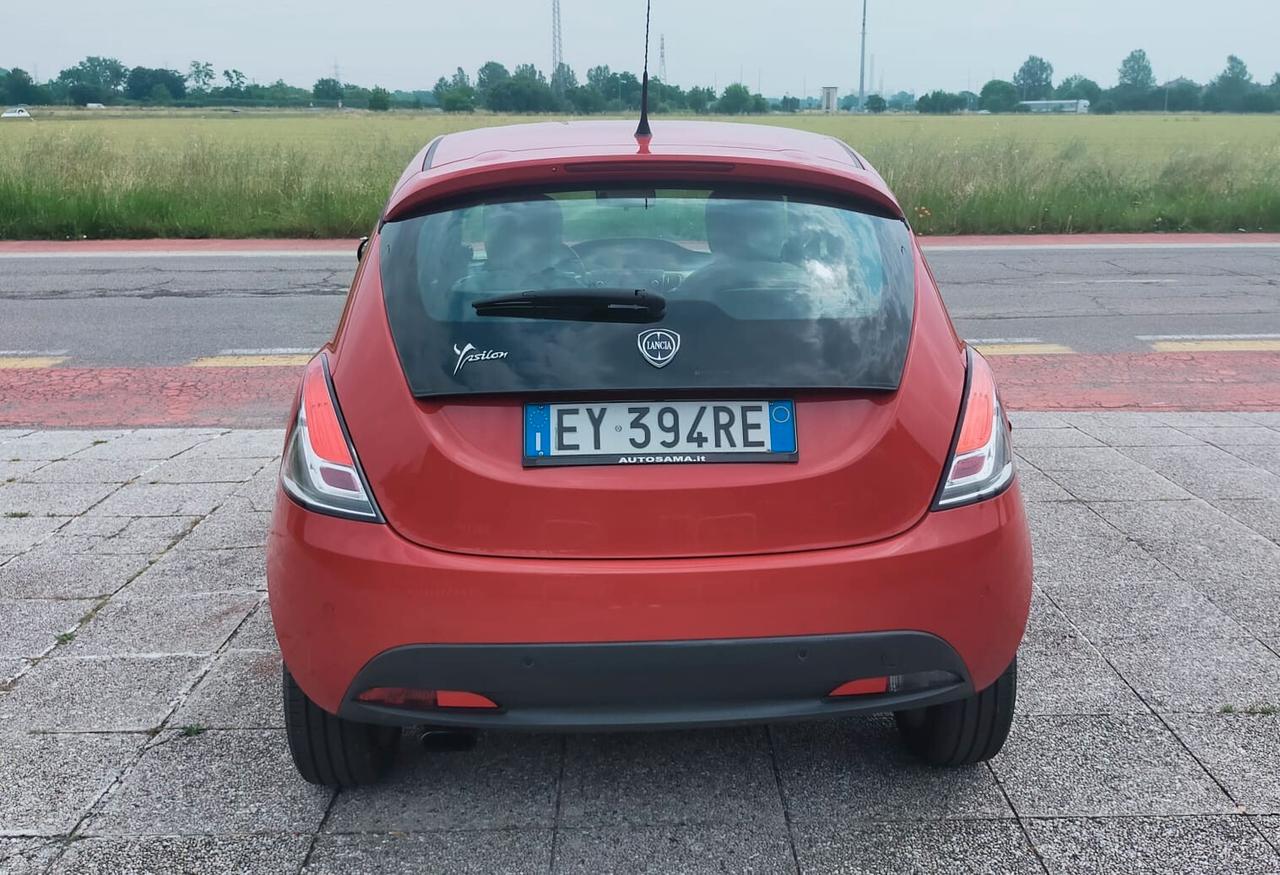 Lancia Ypsilon 0.9 TwinAir 85 CV 5 porte S&S DFN Gold AUTOMATICA