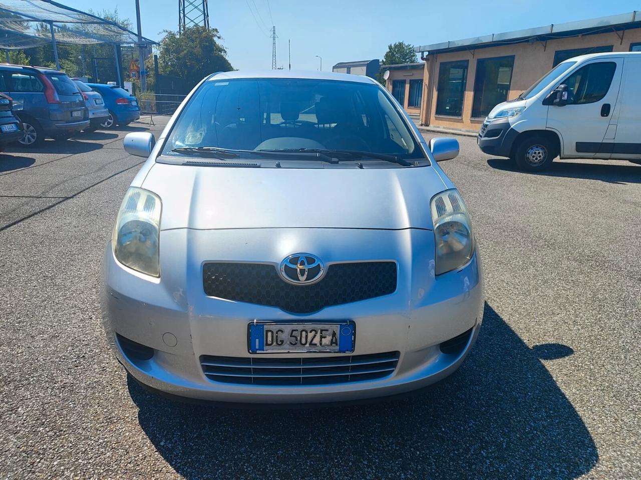 Toyota Yaris 1.0 3 porte Sol