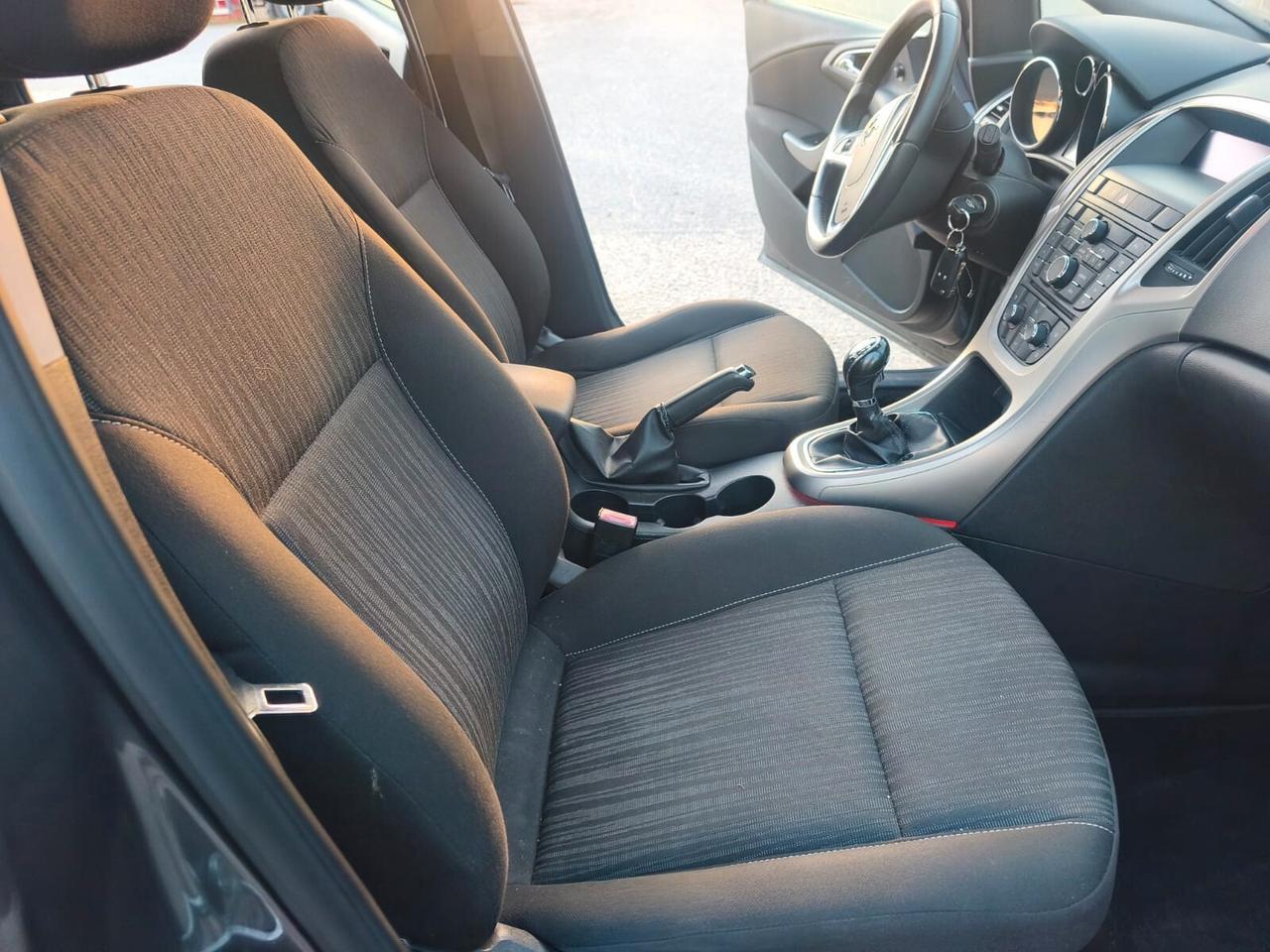 Opel Astra Sw 2012---1.4 Benzina GPL