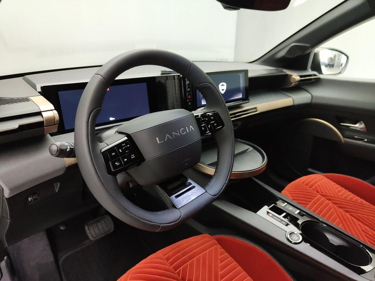 LANCIA Ypsilon IV 2024 156CV BEV 51KW LX (GUIDA AUTONOMA LIVELLO 2, INFOTAINMENT SALA PRO NAVI)