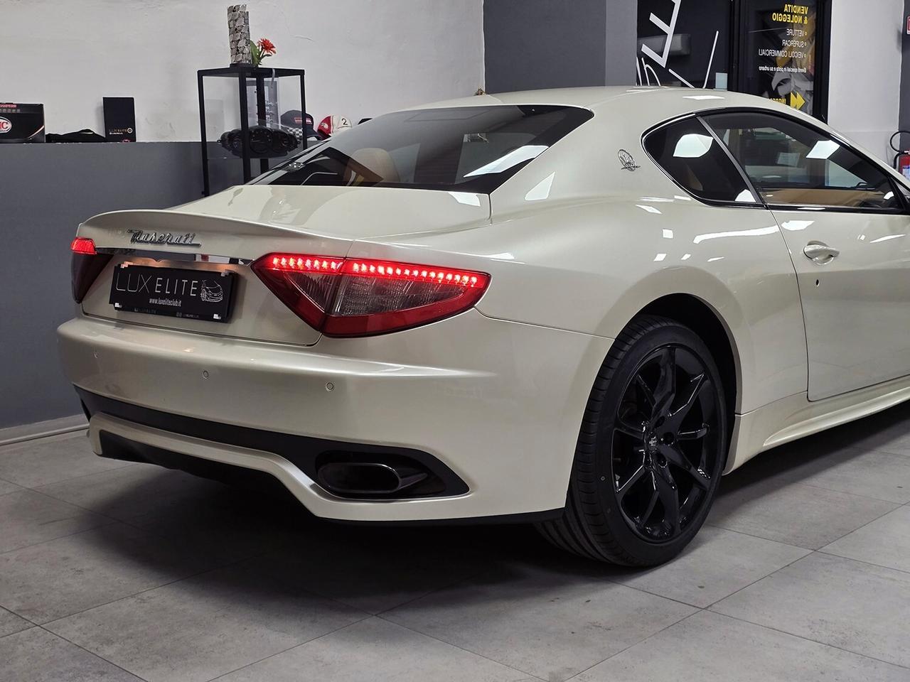 Maserati GranTurismo 4.7 S V8 CAMBIOCORSA_BIANCO FUJI_GARANZIA 12 MESI