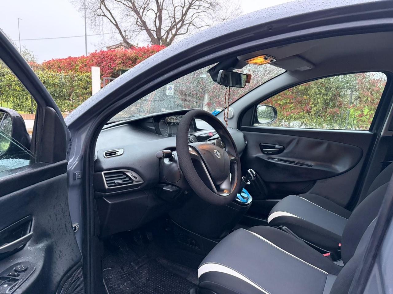 Lancia Ypsilon Metano Ecochic Elefantino