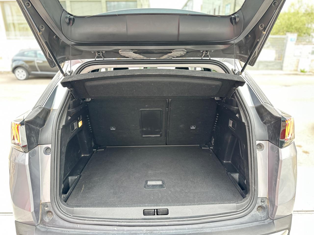 Peugeot 3008 BlueHDi 130 S&S EAT8 Allure-2022