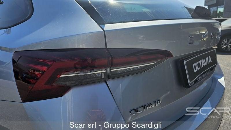 Skoda Octavia 2.0 TDI 150 CV DSG Wagon Executive con FARI MATRIX E CERCHI D 18