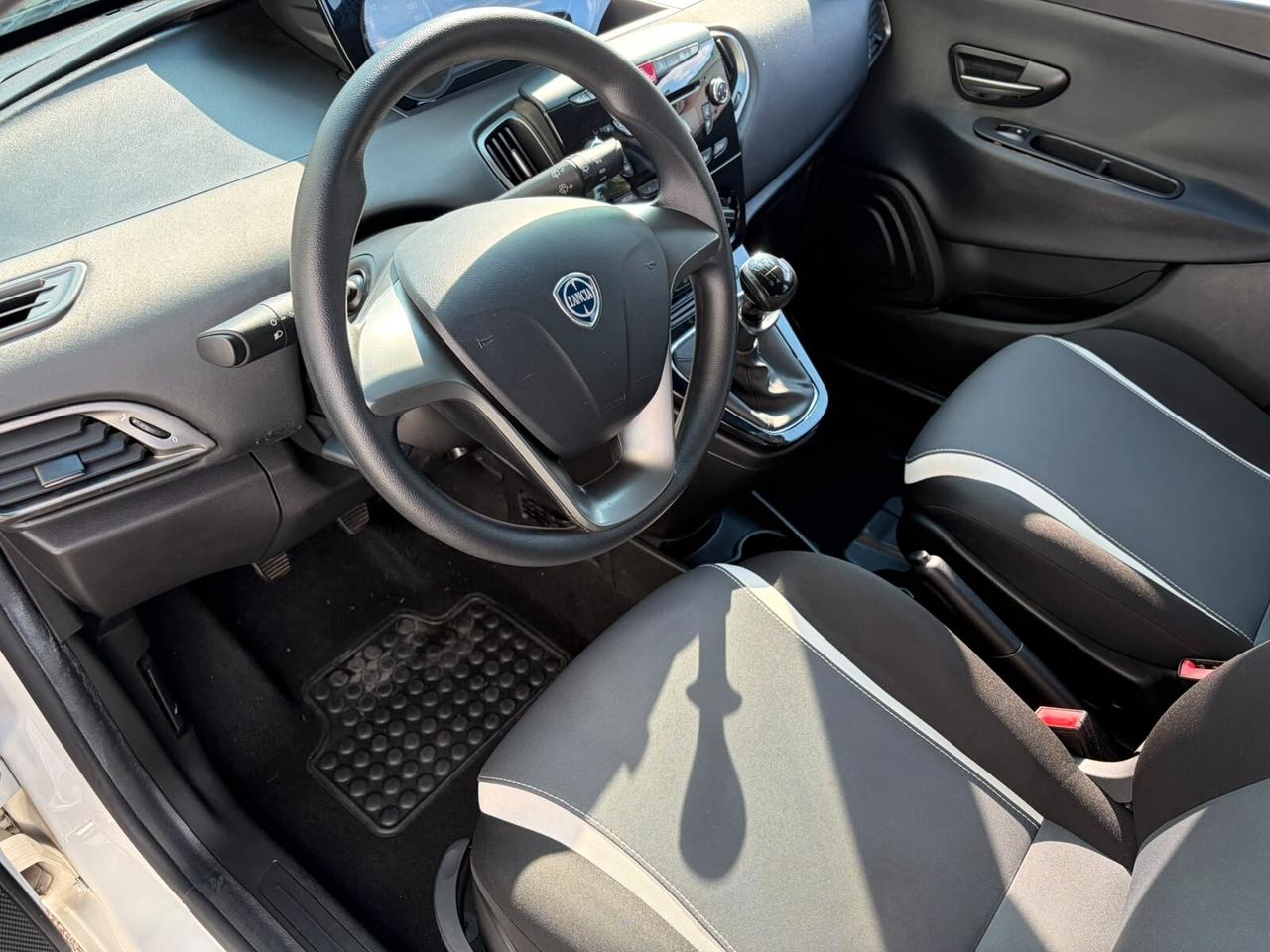 Lancia Ypsilon 1.2 69 CV 5 porte Gold*EURO6*NEOPATENTATI
