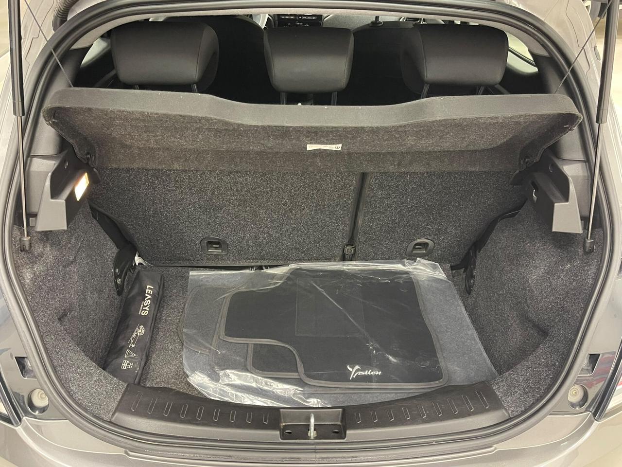 LANCIA YPSILON 1.0 HYBRID 70CV SILVER