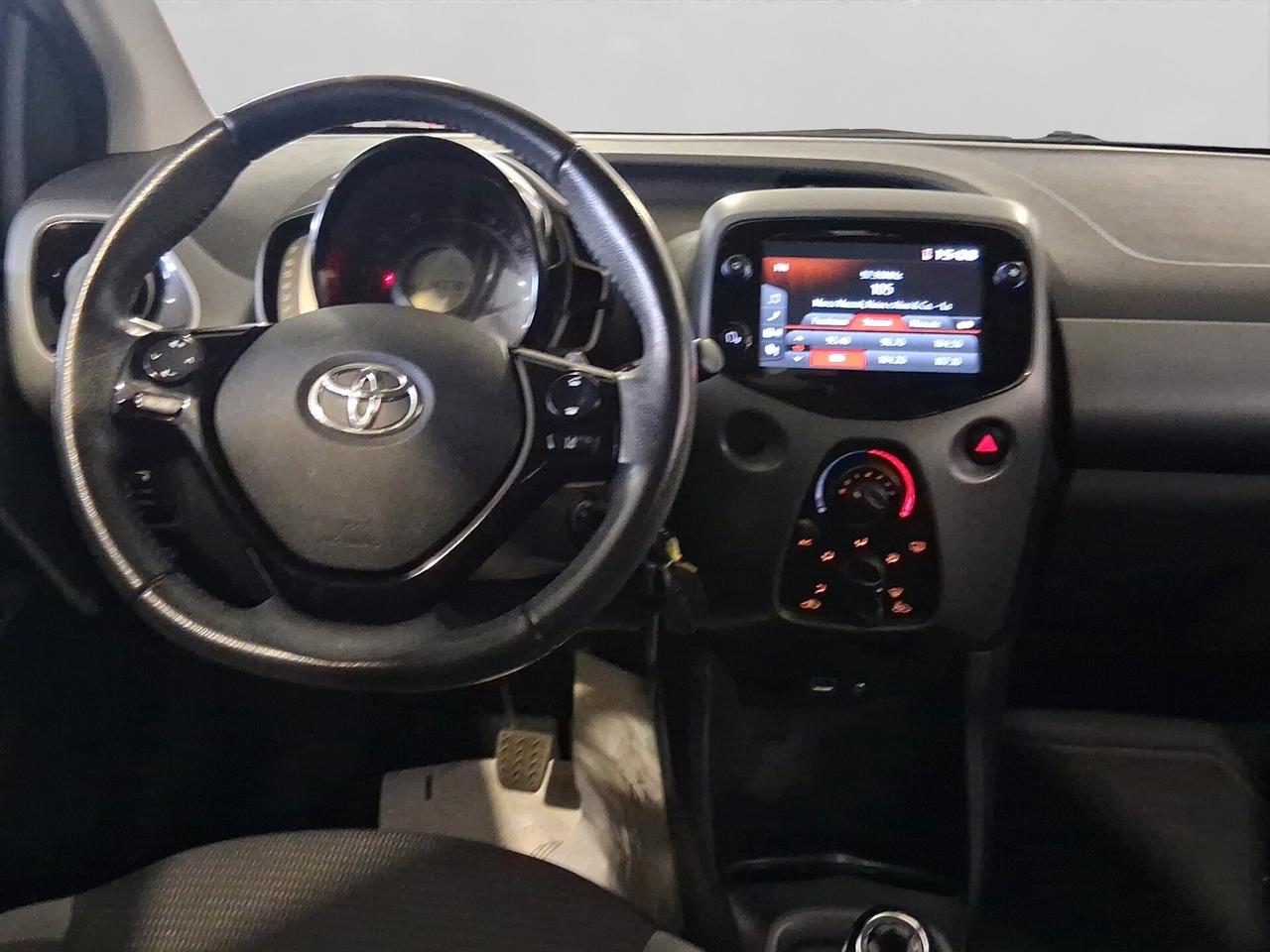 Toyota Aygo Connect 1.0 VVT-i 72 CV 5 porte x-play MMT