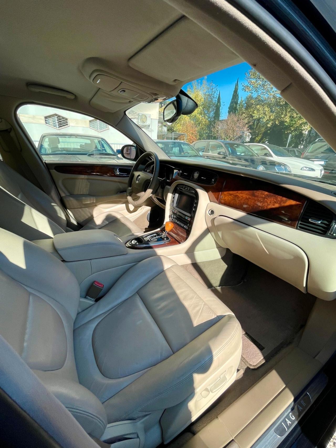 Jaguar XJ6 3.0 V6 238CVUNICOPROPRIETARIO