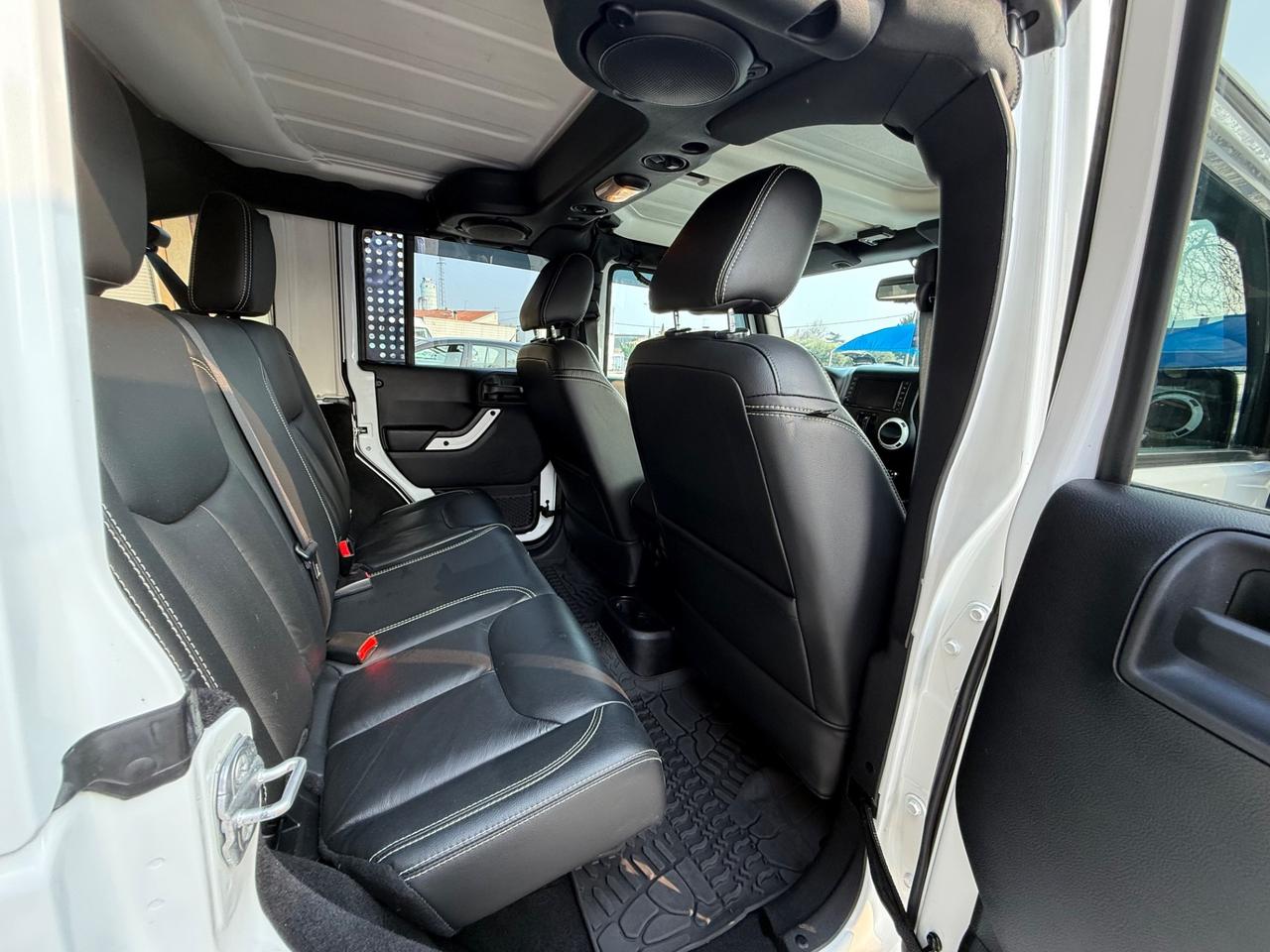 Jeep Wrangler Unlimited 2.8 CRD DPF Sahara Auto