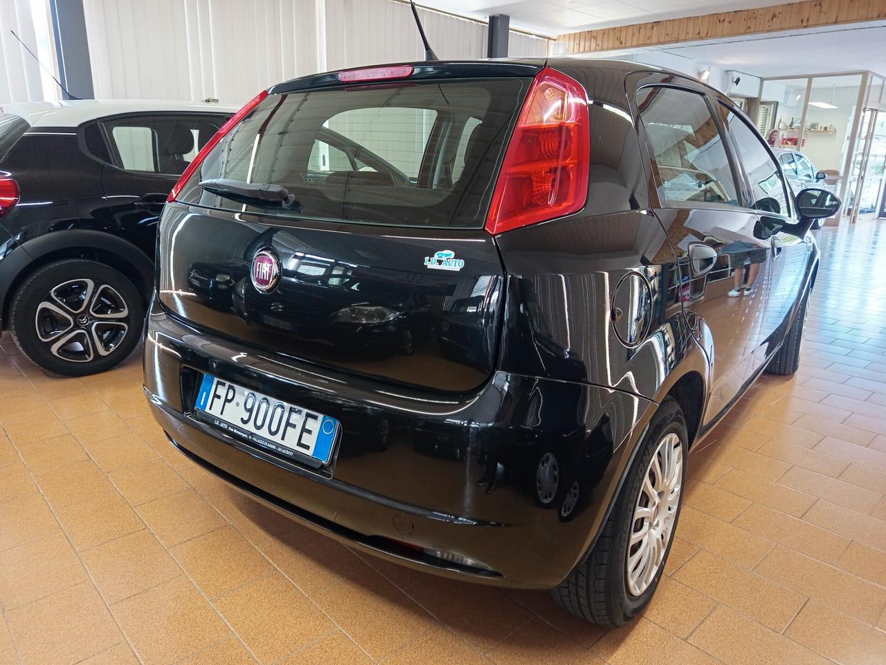 Fiat Punto 1.2 8V 5 porte Street 130 Mila chilometri ok neopatentati Fiat Punto 1.2 8V 5 porte Street 130 Mila chilometri ok neopatentati