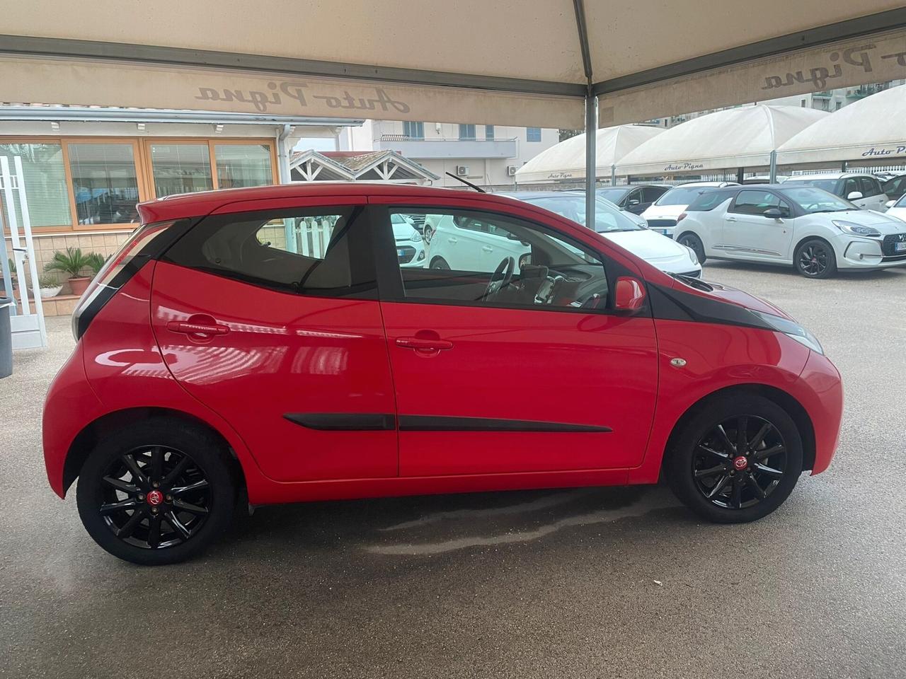 Toyota Aygo 1.0 VVT-i 69 CV 5 porte x-cite