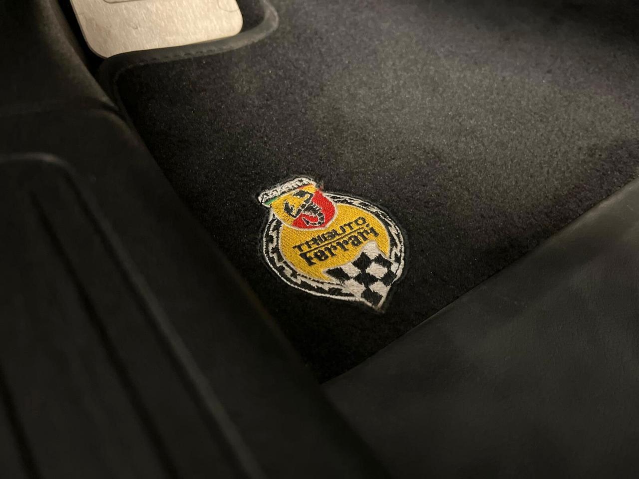 Abarth 500 695 Tributo Ferrari