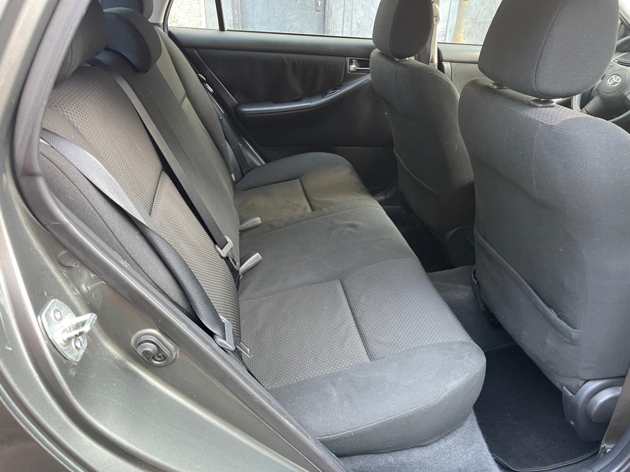 Toyota Corolla 1.4 D-4D M-MT 5p uni prop