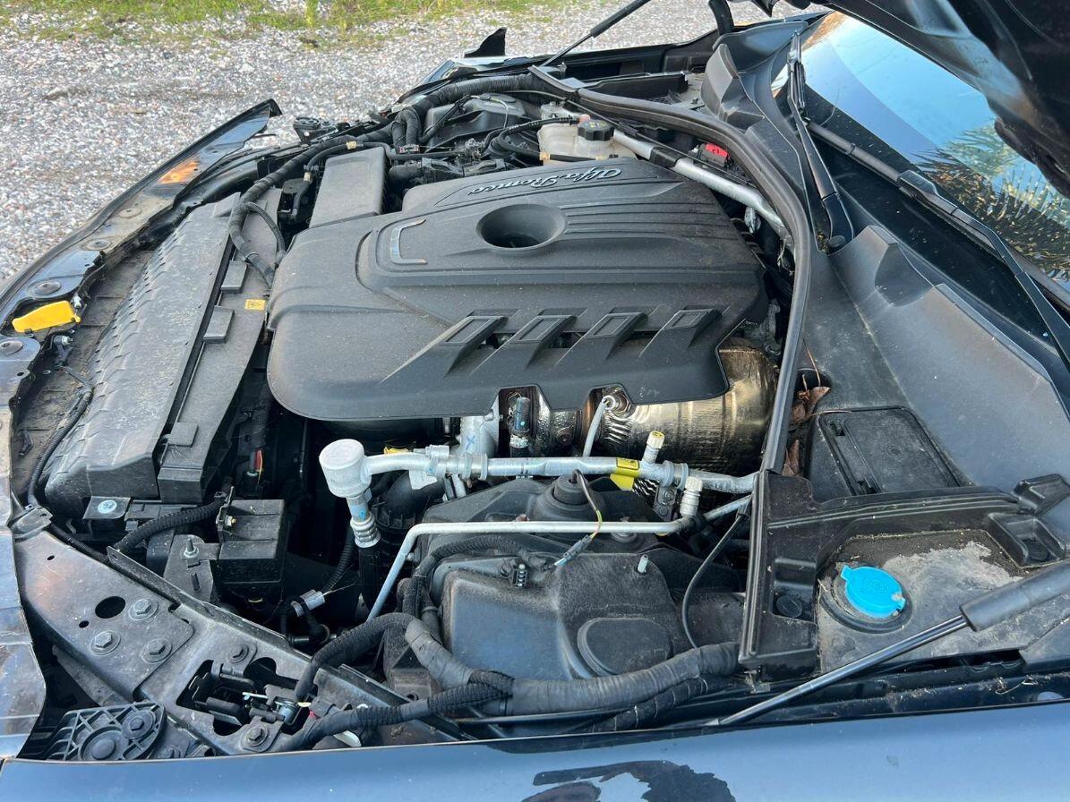 Alfa Romeo Giulia 2.2 Turbodiesel 180 CV AT8 Business Sport Launch Ed.