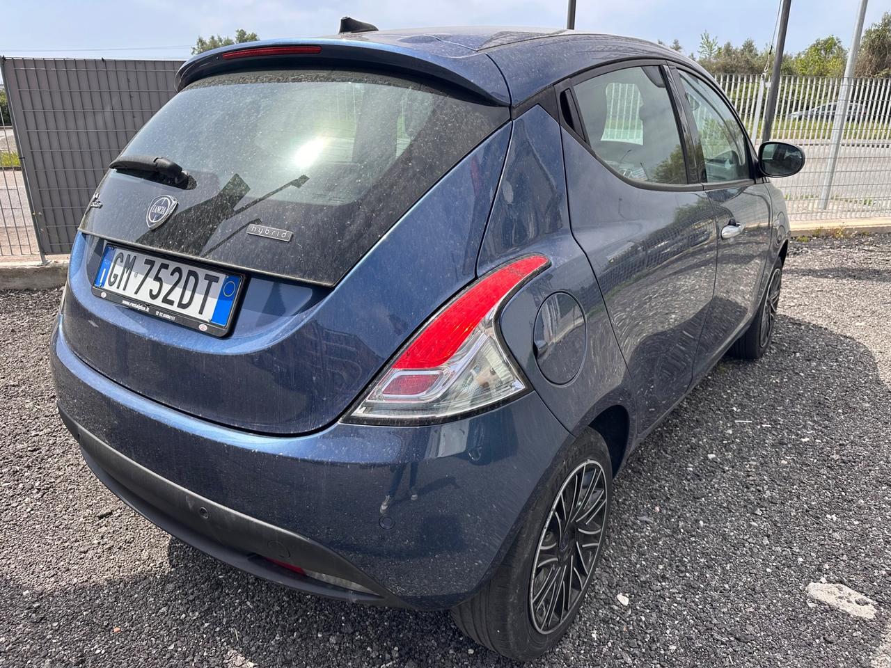 Lancia Ypsilon 1.0 FireFly 5 porte S&S Hybrid Ecochic Gold