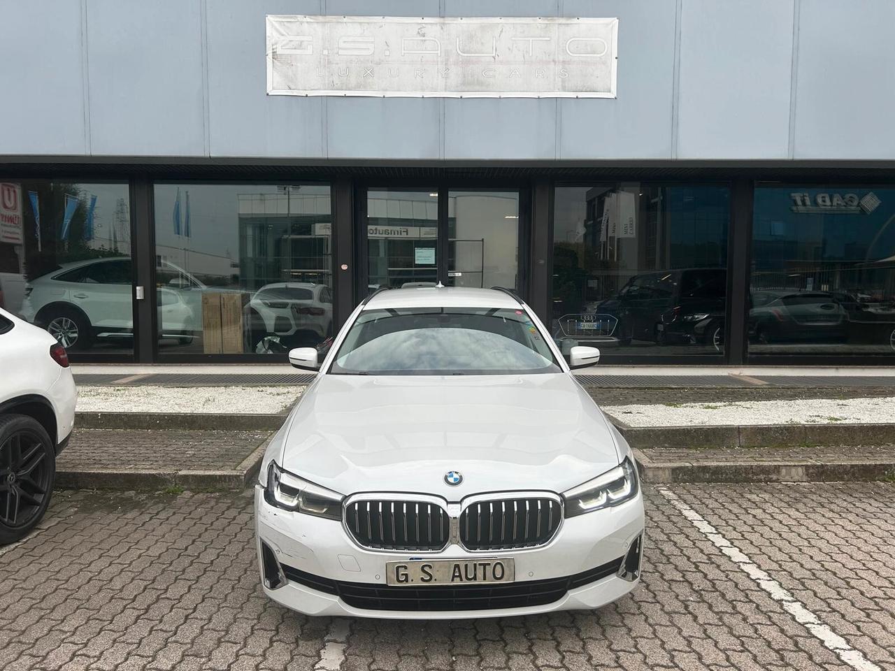 BMW 530d Touring mhev 48V xdrive Luxury DANNEGGIATA