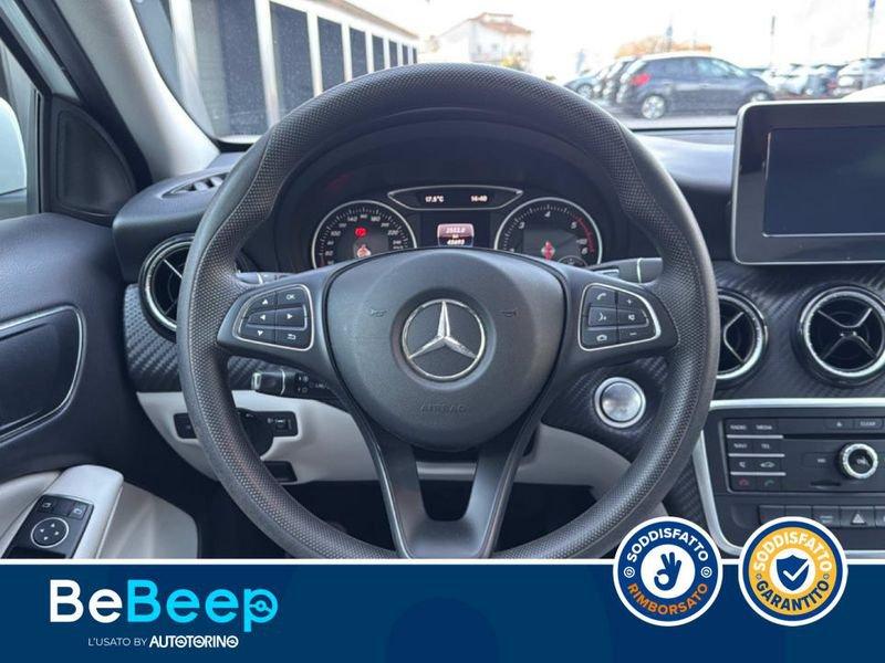 Mercedes-Benz GLA 180 D BUSINESS AUTO