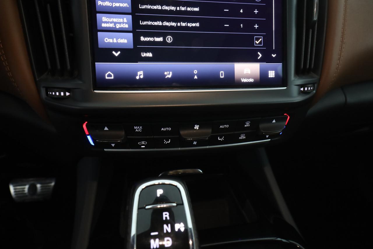 MASERATI Levante 330 CV MHEV AWD GT