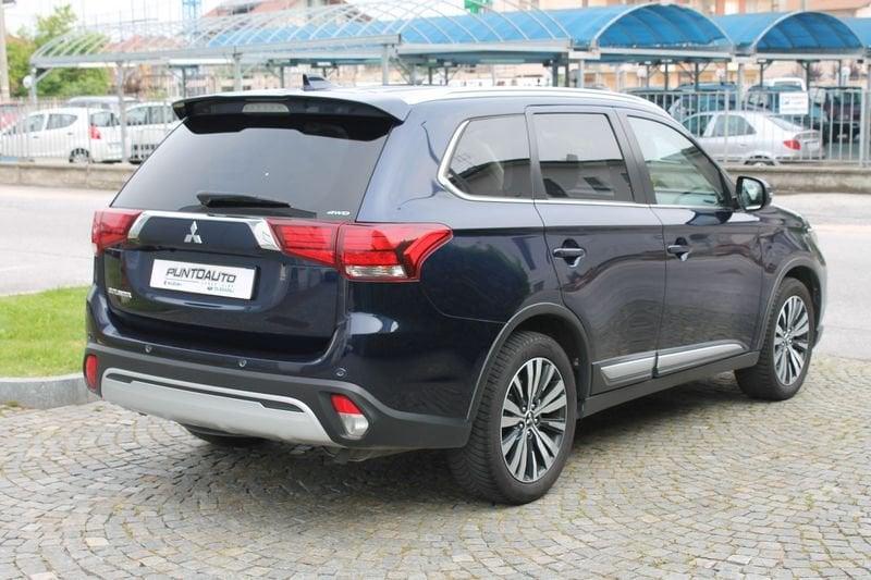 Mitsubishi Outlander 2.0 4WD GPL Bi-fuel CVT Insport SDA 7 posti