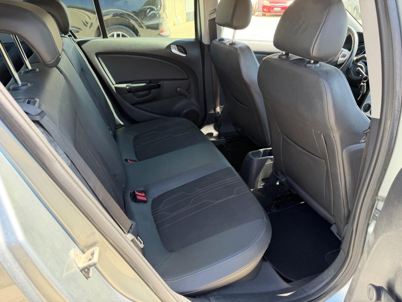 Opel Corsa 1.2 5 porte Sport 2012