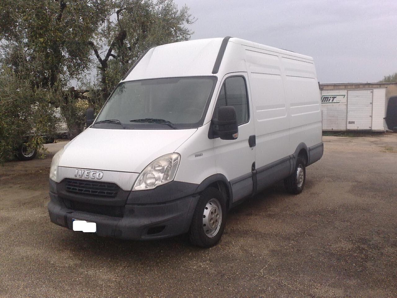 Iveco Daily 35s21 3000cc FURGONE DI SERIE - 2014