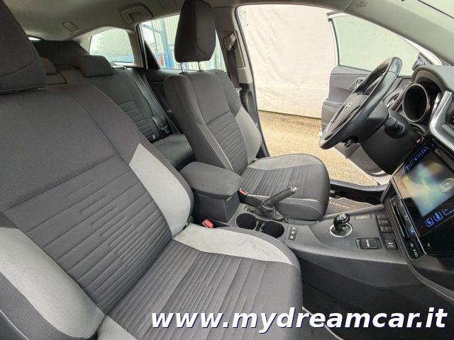 TOYOTA Auris Touring Sports 1.8 Hybrid