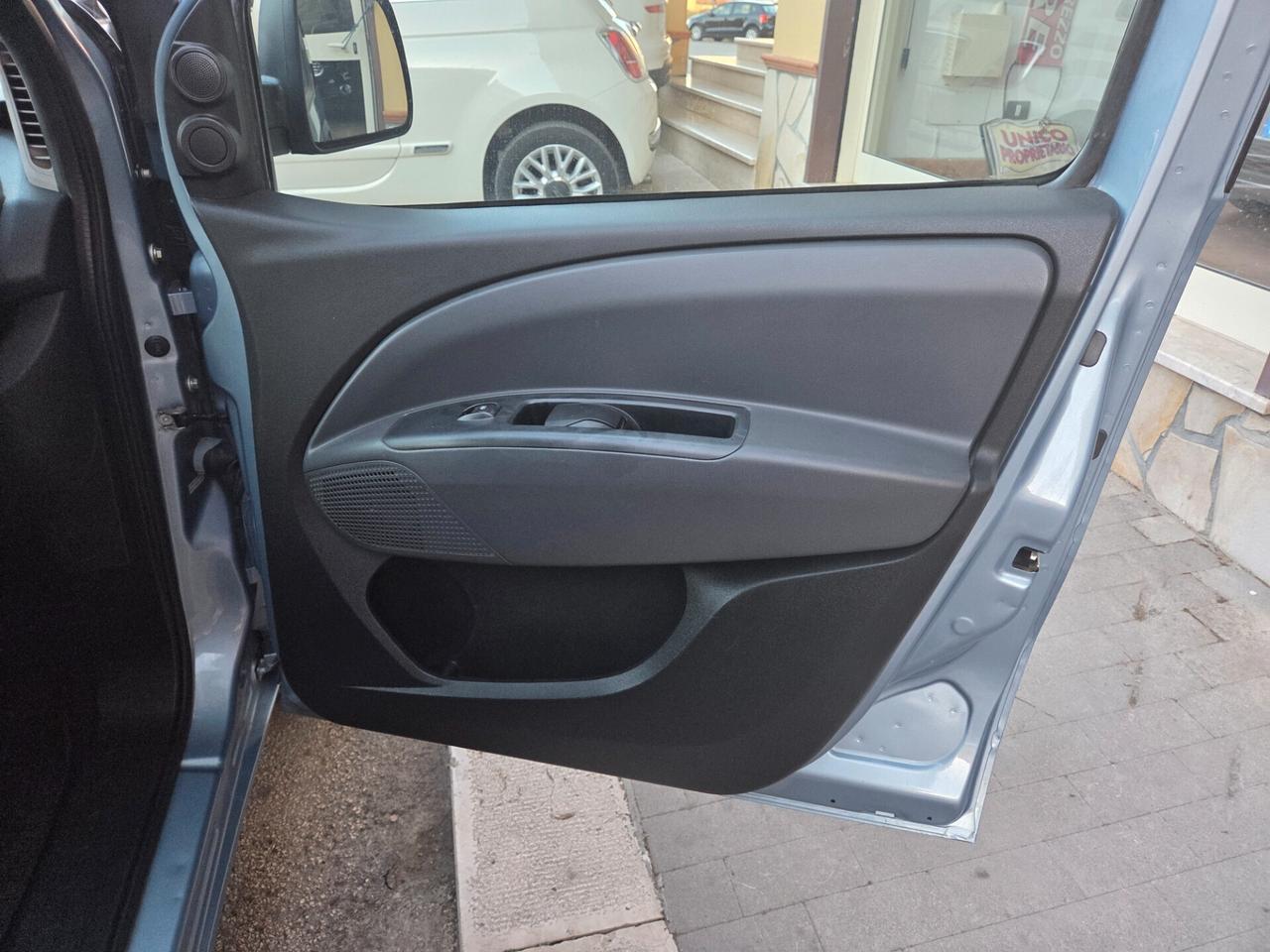 FIAT DOBLO 1.6 DIESEL 5 POSTI ANNO 2013 KM CERTIFICATI